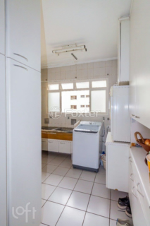 Image 38 - 876694