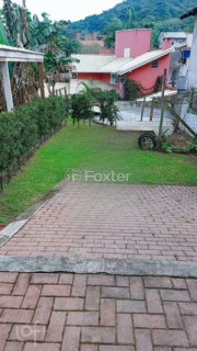 Image 16 - 876695