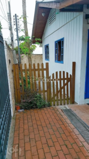 Image 15 - 876695