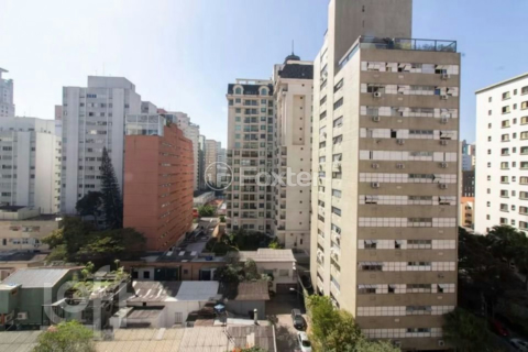 Image 16 - 876698