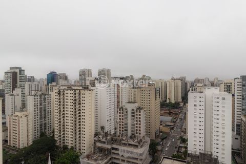 Image 12 - 876772