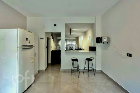 Image 4 - 876779
