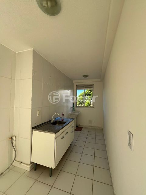 Image 11 - 876786