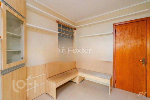 Image 21 - 876822