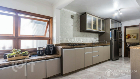 Image 8 - 876828