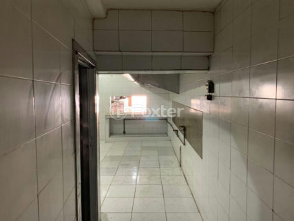 Image 17 - 876956