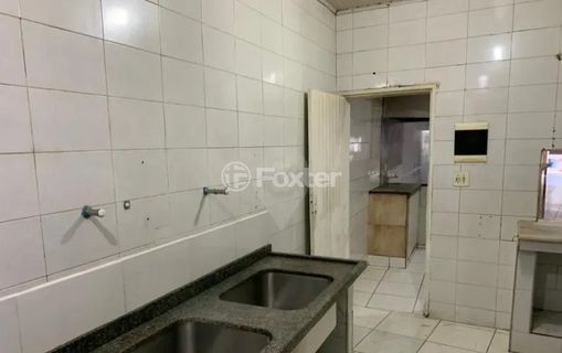 Image 5 - 876956