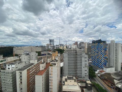 Image 15 - 876996