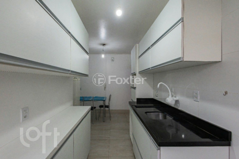 Image 9 - 877308