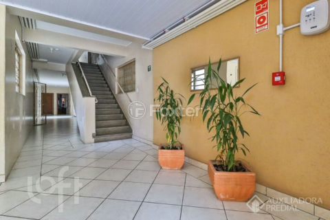 Image 31 - 877332