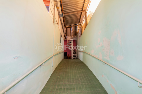 Image 4 - 877344