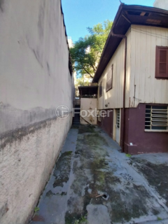 Image 4 - 877396