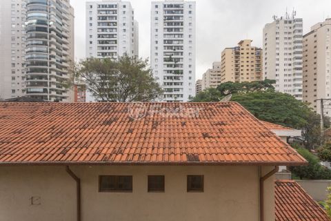 Image 14 - 877532