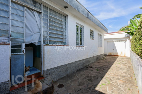 Image 16 - 877541