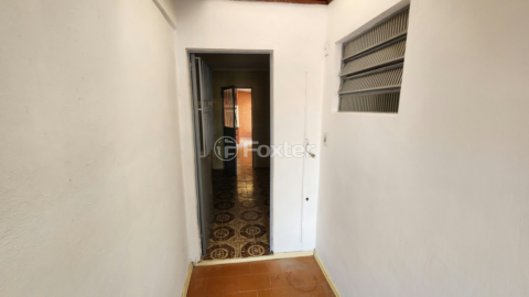 Image 7 - 877549