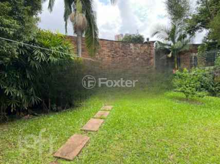 Image 20 - 877555