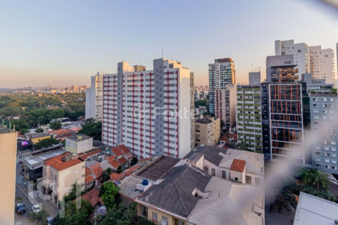 Image 16 - 877574