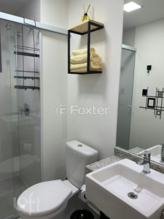 Image 7 - 877608