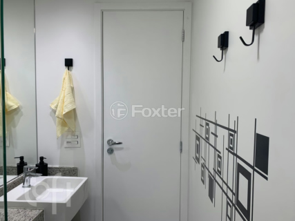 Image 8 - 877608