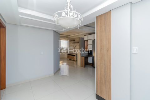 Image 29 - 877629