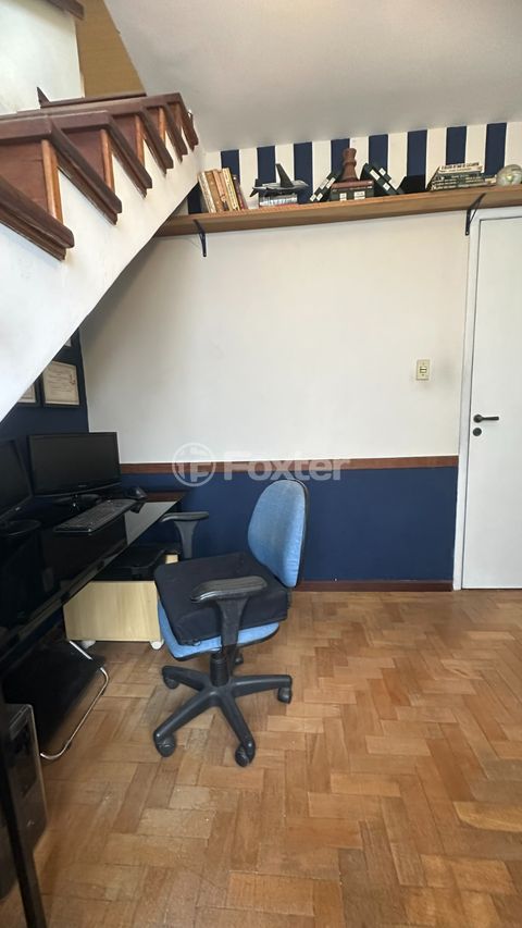 Image 32 - 877664