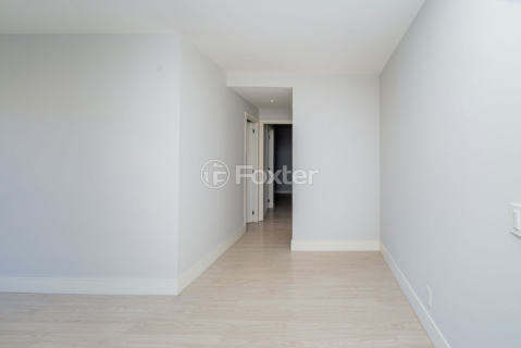 Image 6 - 877683