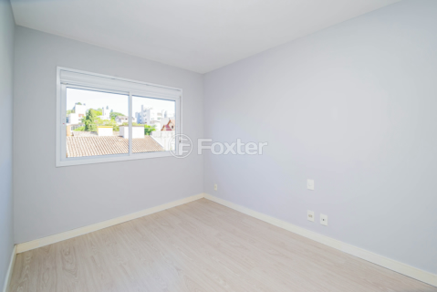 Image 7 - 877683