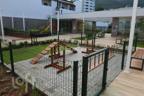 Image 15 - 877727