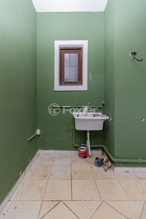 Image 34 - 877733