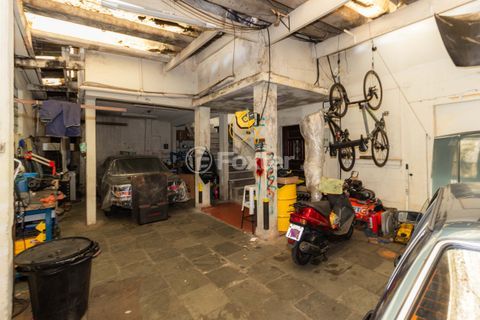 Image 37 - 877843