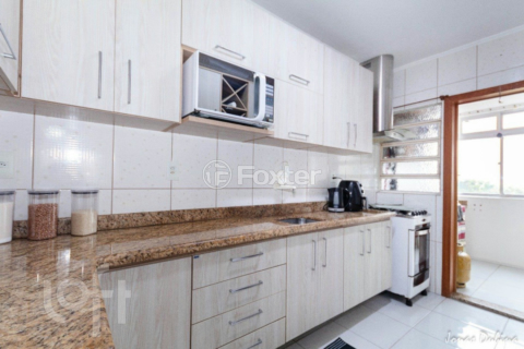Image 9 - 877871