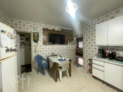 Image 7 - 878033