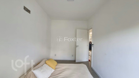 Image 4 - 878053