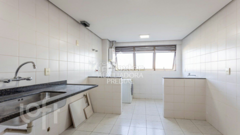 Image 17 - 878142