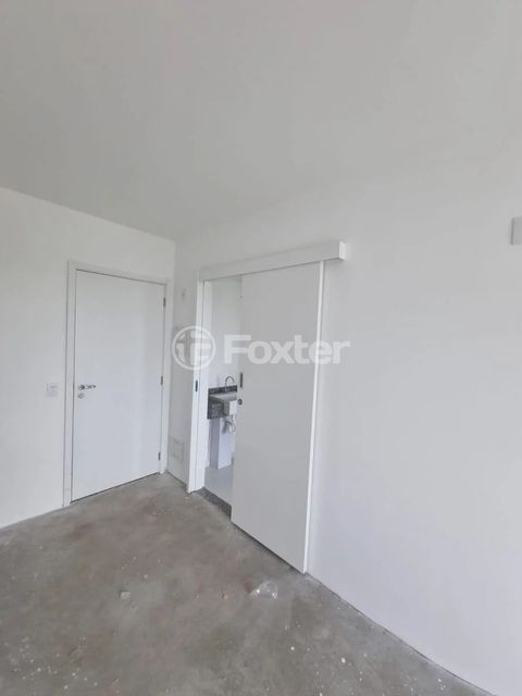 Image 7 - 878174