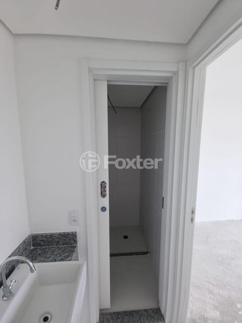 Image 10 - 878174