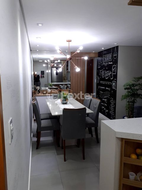 Image 12 - 878429