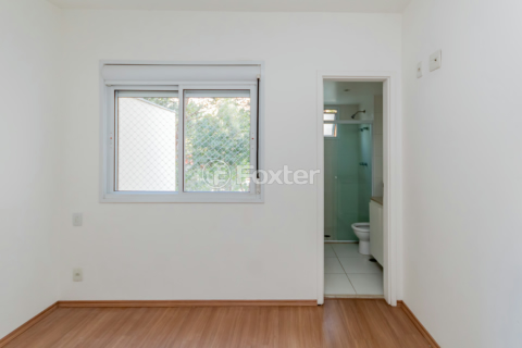 Image 21 - 878489