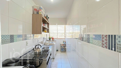 Image 9 - 878548