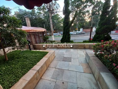 Image 25 - 878571