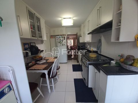 Image 7 - 878571