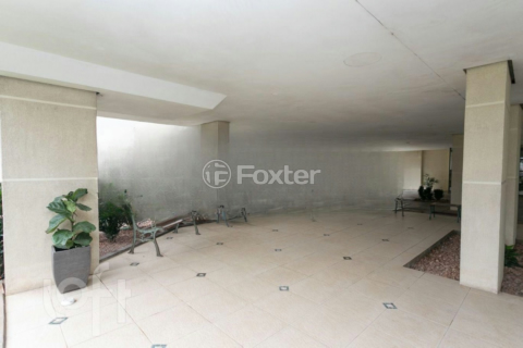 Image 17 - 878577
