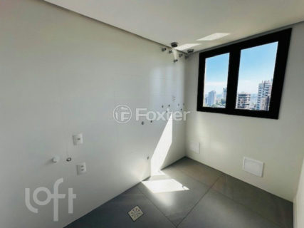 Image 6 - 878653