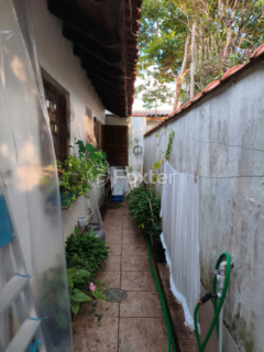 Image 17 - 878674