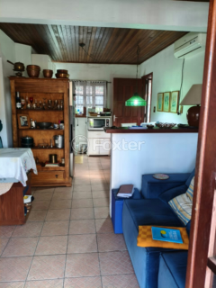 Image 4 - 878674