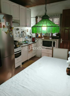 Image 10 - 878674