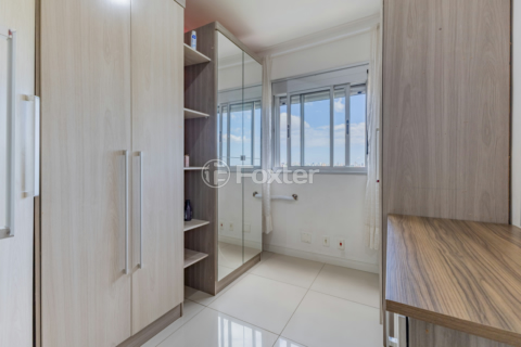 Image 9 - 878677