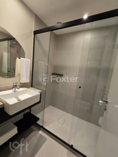Image 8 - 878685