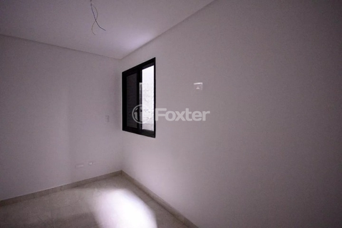 Image 4 - 878705