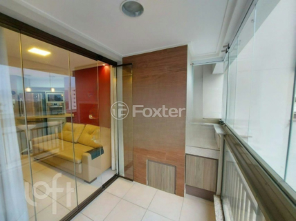 Image 10 - 878744